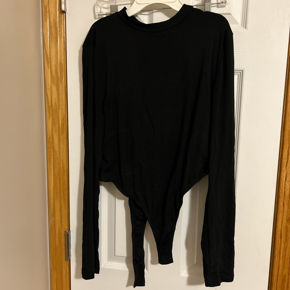 Black long sleeve top bodysuit with dual slap closure fashionova plus sized 1X